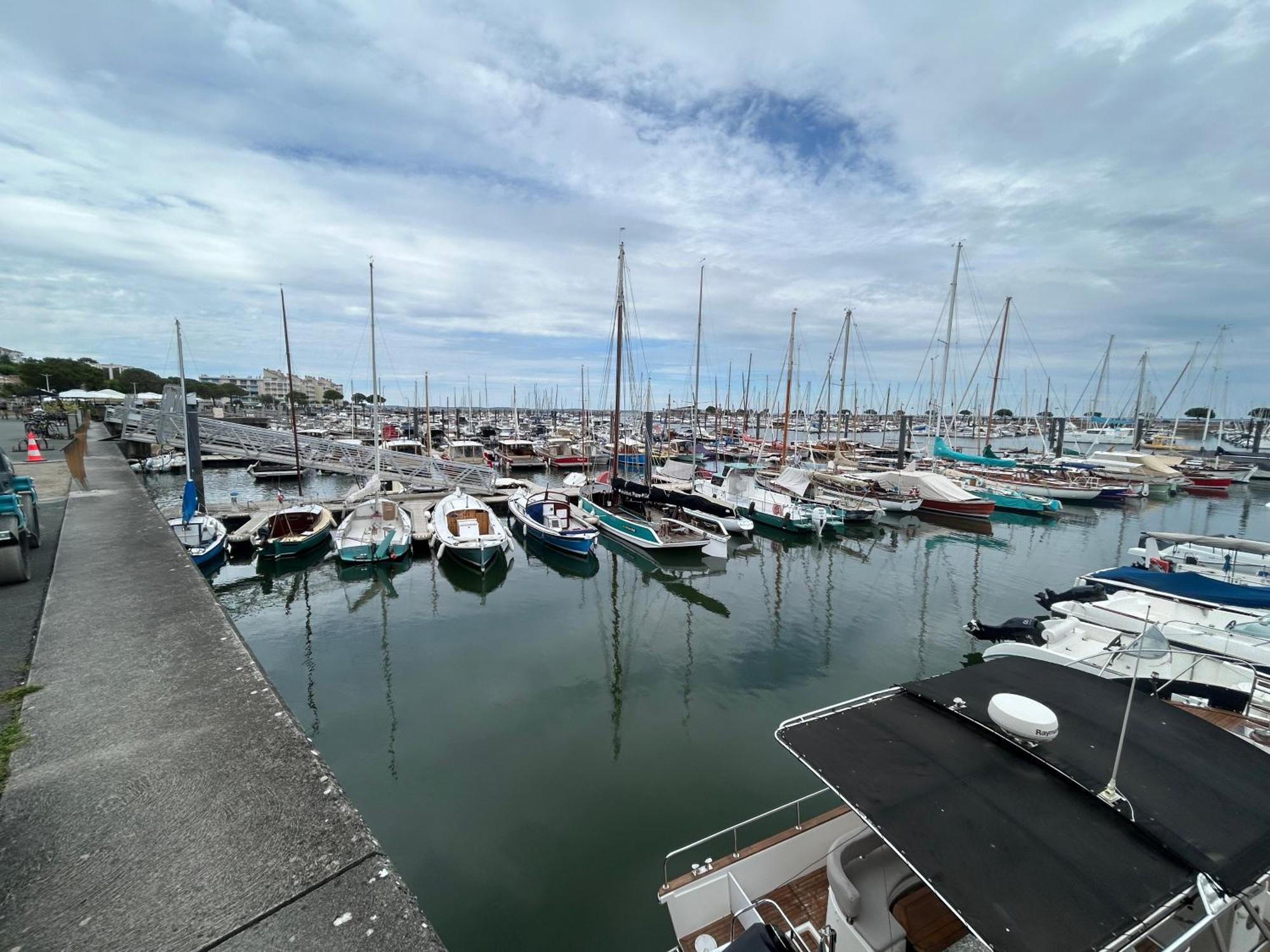 Studio-Cabine, Acces Direct Port Et Plage, Les Pieds Dans L'Eau Arcachon Exterior photo